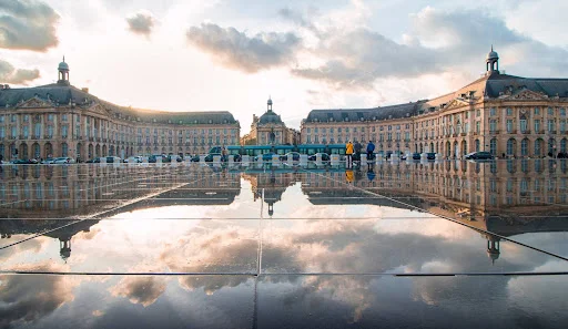 Solutions de regroupement de crédits et trésorerie à Bordeaux