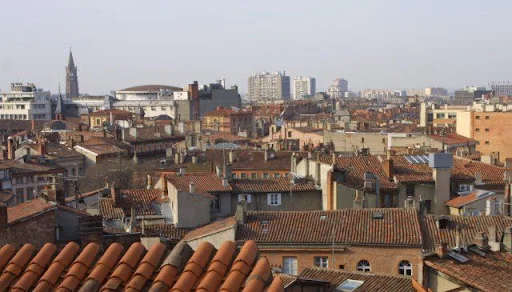 Rachat de crédits avec un prêt hypothécaire à Toulouse : bonne ou mauvaise idée ?